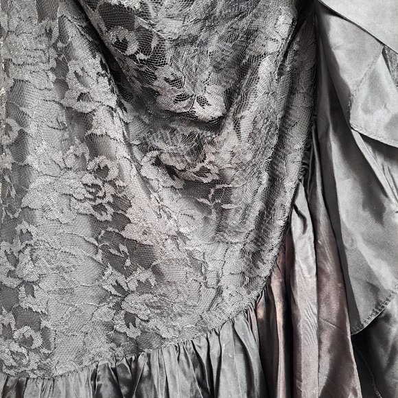 Vintage Steppin Out Black Lace Goth Dress   Size  7 - Picture 7 of 10